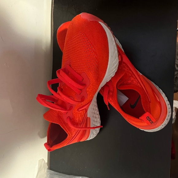 Nike epic react in citrusy colorway. Size 11 - Picture 3 of 3